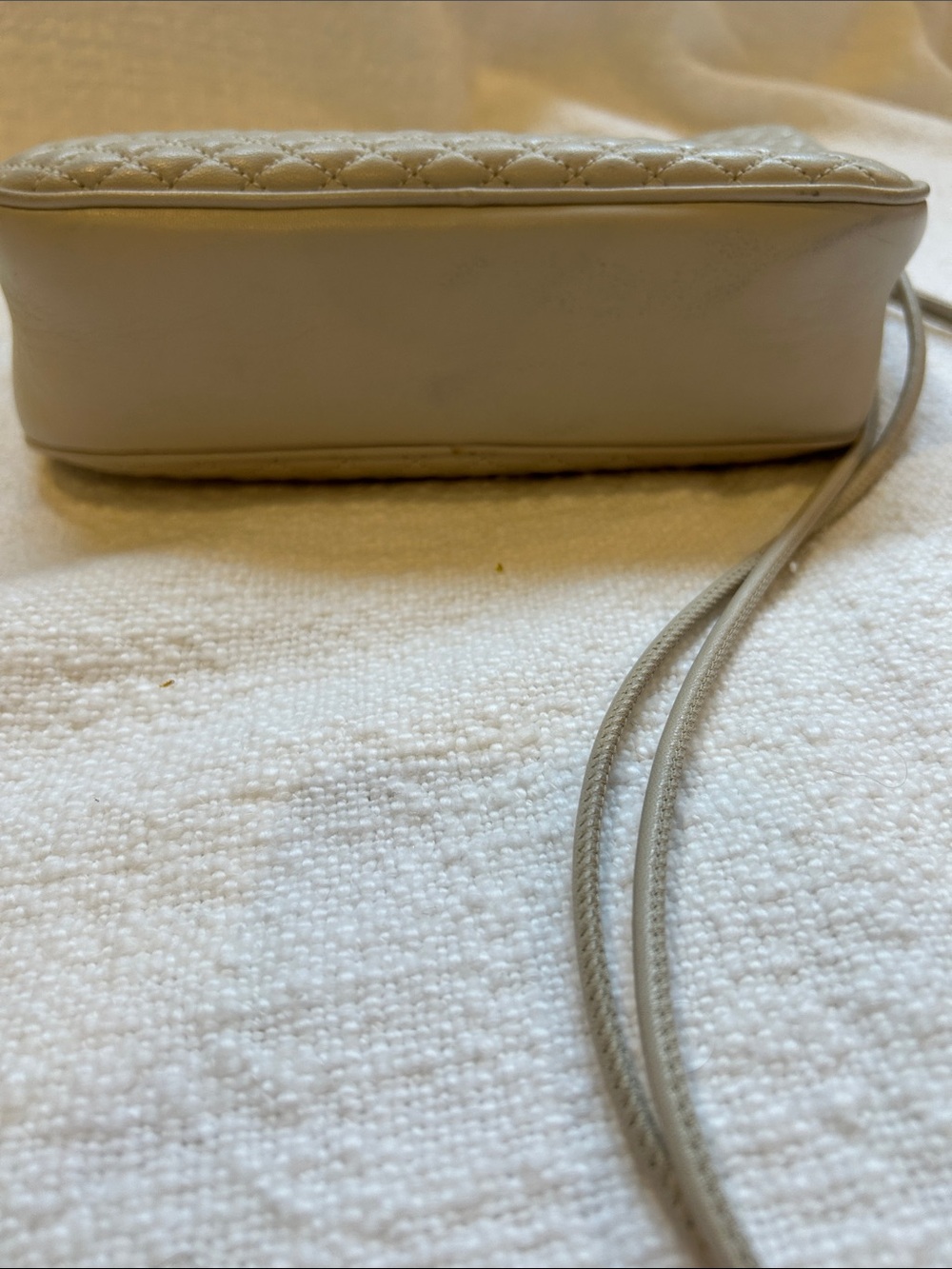 Saint Laurent Cream Quilted Leather Crossbody camera style bag - Picture 3 of 11